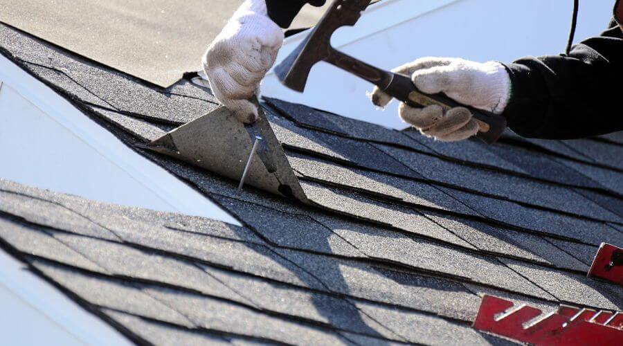 Professional gutter cleaning in Carlock, IL